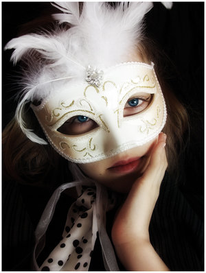 http://melancholic.cowblog.fr/images/MasqueradebyWhiteAnna.jpg